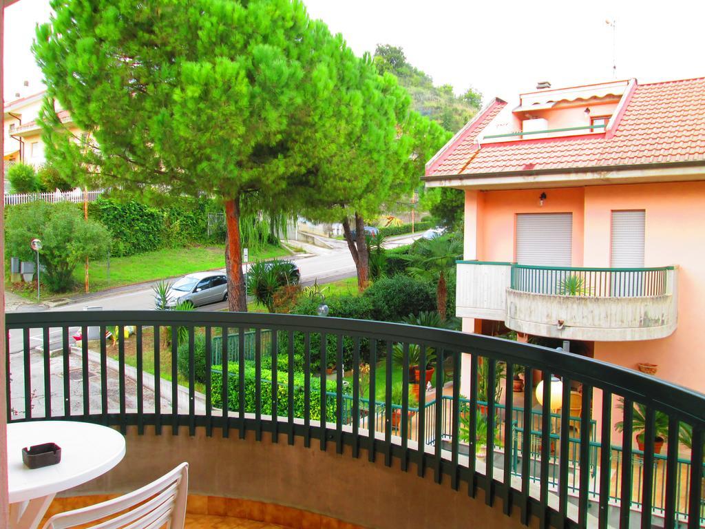 B&B Le Begonie Ascoli Piceno Luaran gambar