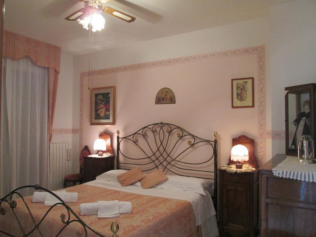 B&B Le Begonie Ascoli Piceno Bilik gambar
